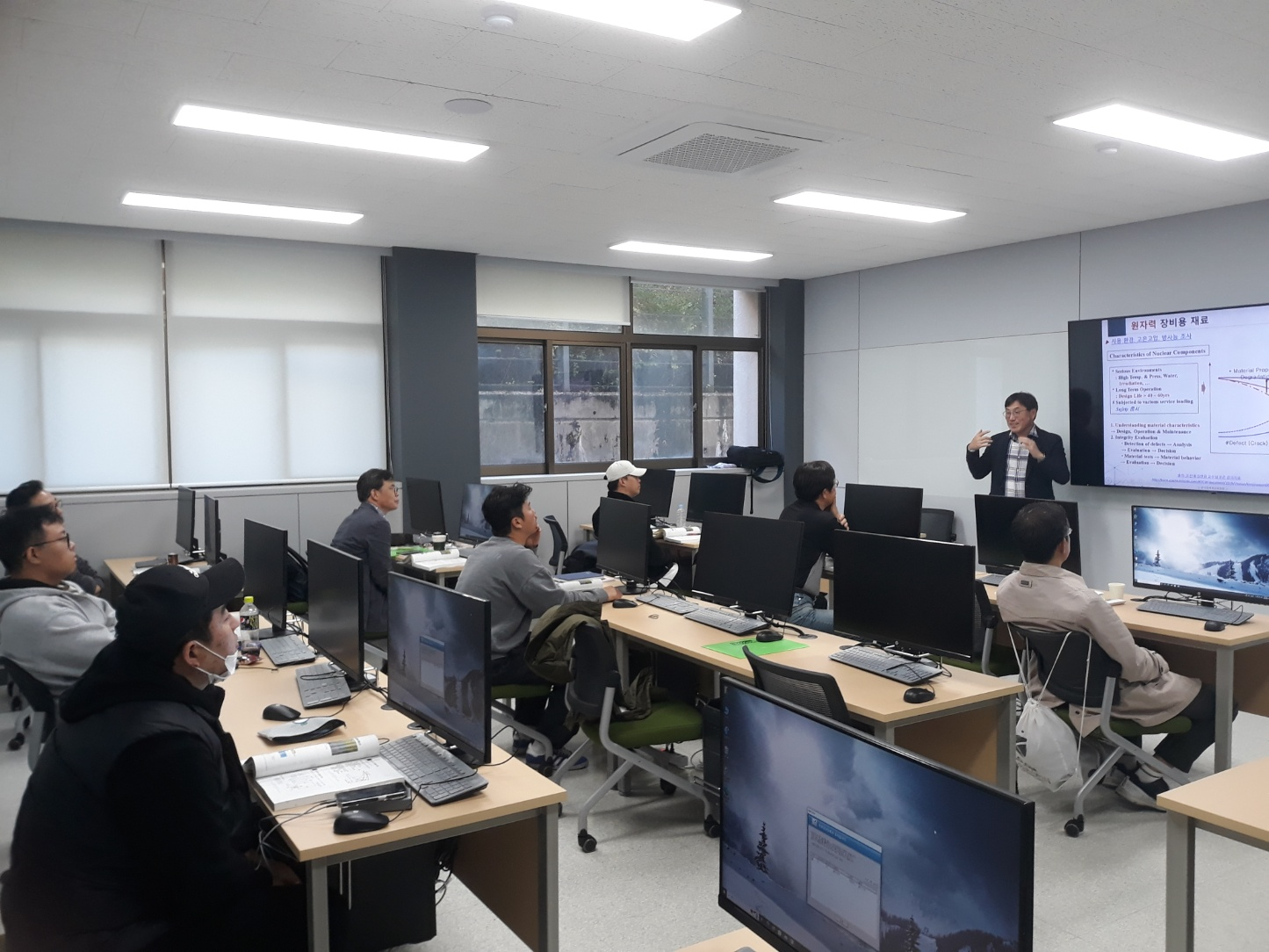 퇴직자 · 재직자 역량강화 지원사업 - 원자력 용접·재료 교육(2차)